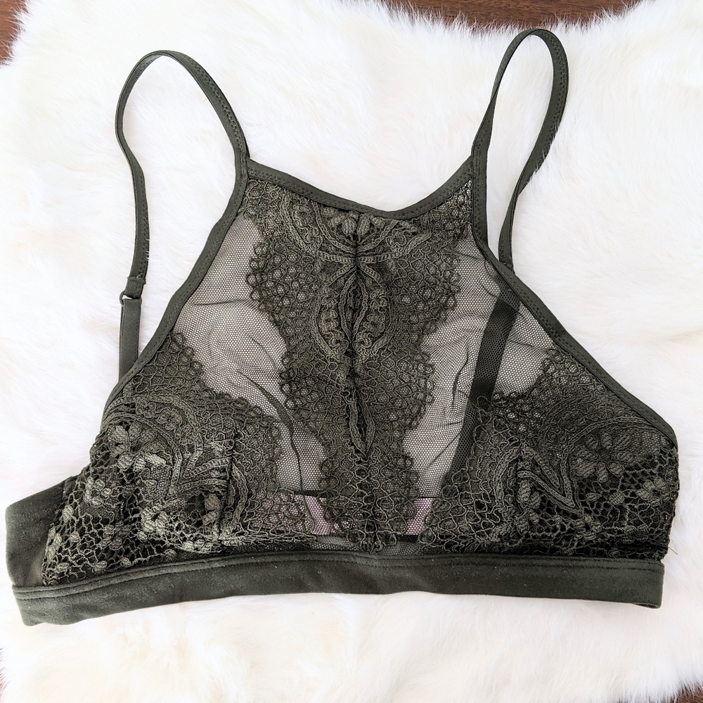 Victoria's Secret Lace High Neck Convertible Bra